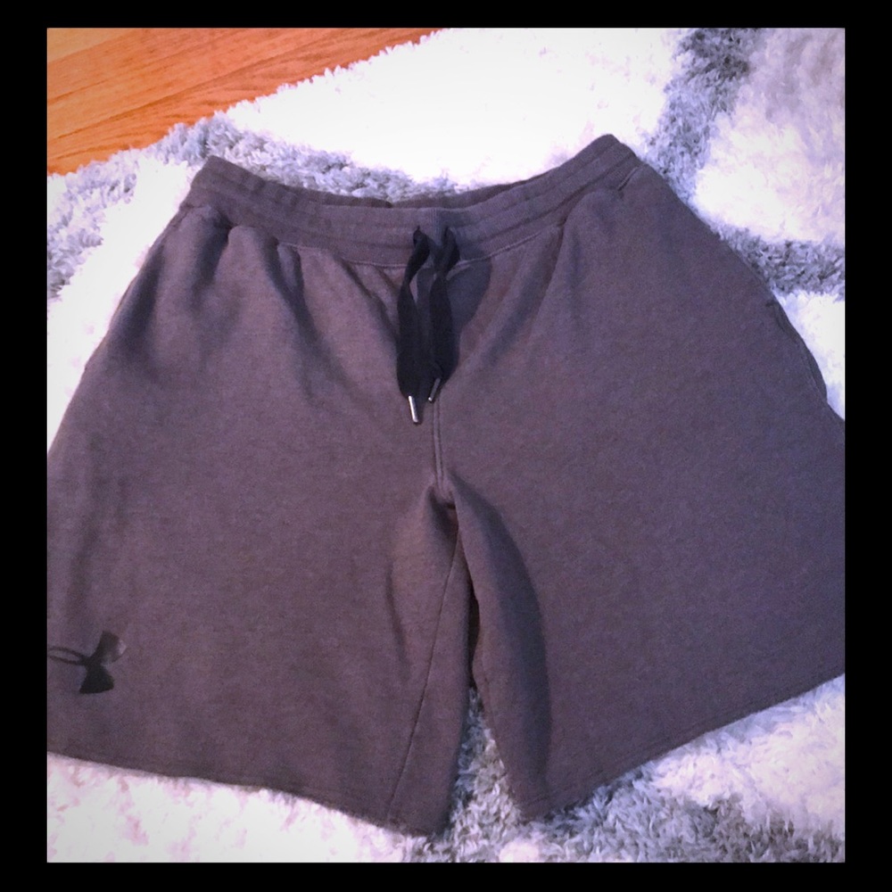 Men’s under armour gray lose fit shorts